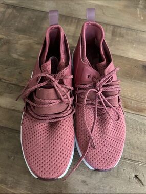 Reebok Women's Rose Pink Lightweight Knit Sneakers